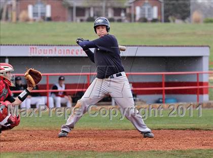 Thumbnail 1 in Seymour vs. Maryville photogallery.