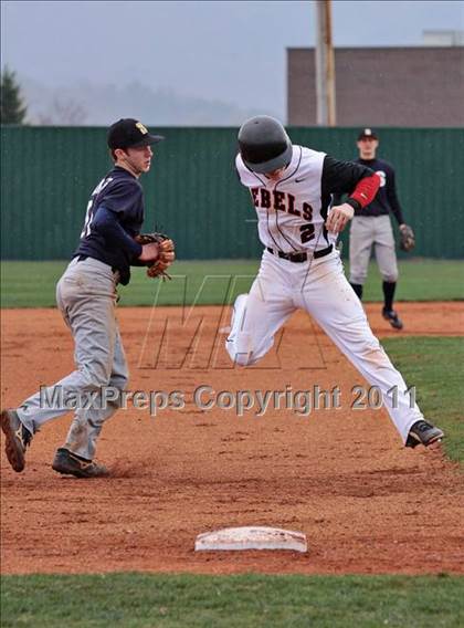 Thumbnail 2 in Seymour vs. Maryville photogallery.