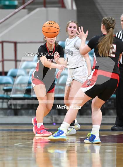 Thumbnail 3 in Roosevelt vs. Durango (CHSAA 5A Final 4) photogallery.
