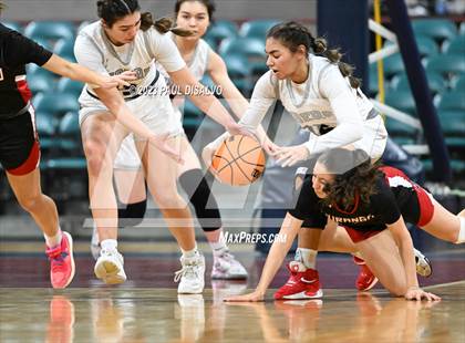 Thumbnail 3 in Roosevelt vs. Durango (CHSAA 5A Final 4) photogallery.