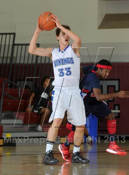 Thumbnail 1 in Great Oak vs. Pleasant Grove (MaxPreps Holiday Classic) photogallery.