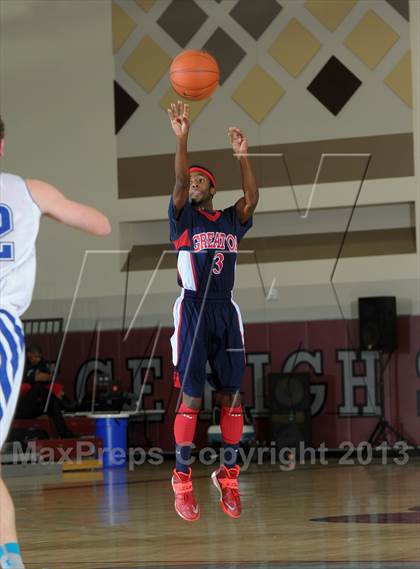 Thumbnail 3 in Great Oak vs. Pleasant Grove (MaxPreps Holiday Classic) photogallery.