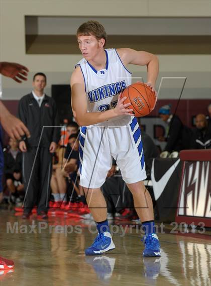 Thumbnail 2 in Great Oak vs. Pleasant Grove (MaxPreps Holiday Classic) photogallery.