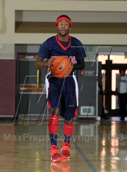 Thumbnail 1 in Great Oak vs. Pleasant Grove (MaxPreps Holiday Classic) photogallery.