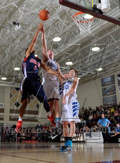Thumbnail 3 in Great Oak vs. Pleasant Grove (MaxPreps Holiday Classic) photogallery.