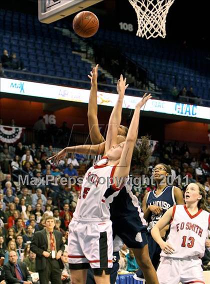 Thumbnail 2 in Hillhouse vs. E. O. Smith (CIAC Class L Final) photogallery.