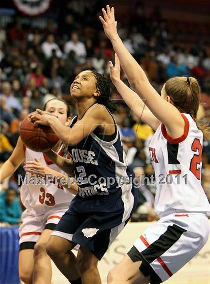 Thumbnail 3 in Hillhouse vs. E. O. Smith (CIAC Class L Final) photogallery.