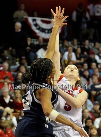 Thumbnail 2 in Hillhouse vs. E. O. Smith (CIAC Class L Final) photogallery.