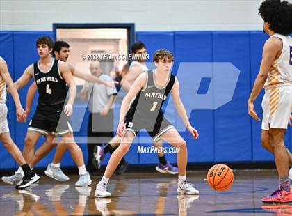 Thumbnail 2 in Concord vs Bigelow (MVE Holiday Tournament Championship)) photogallery.