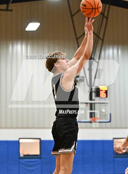 Thumbnail 3 in Concord vs Bigelow (MVE Holiday Tournament Championship)) photogallery.