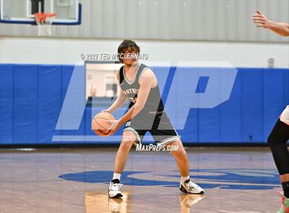 Thumbnail 2 in Concord vs Bigelow (MVE Holiday Tournament Championship)) photogallery.