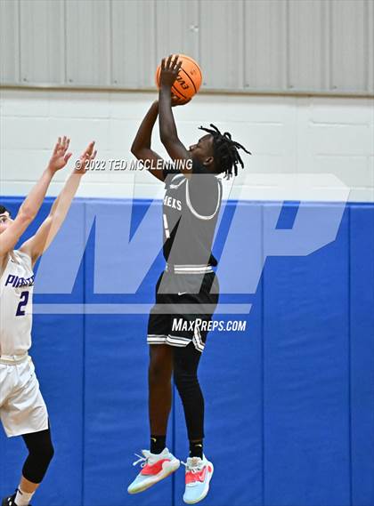 Thumbnail 3 in Concord vs Bigelow (MVE Holiday Tournament Championship)) photogallery.