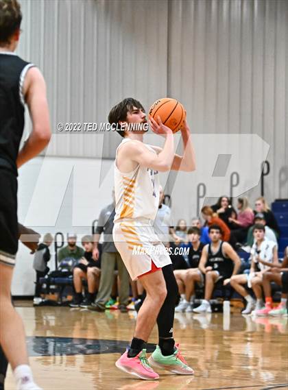 Thumbnail 3 in Concord vs Bigelow (MVE Holiday Tournament Championship)) photogallery.
