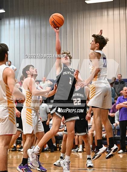 Thumbnail 1 in Concord vs Bigelow (MVE Holiday Tournament Championship)) photogallery.