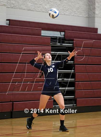 Thumbnail 1 in Romeo vs. Grosse Pointe South photogallery.