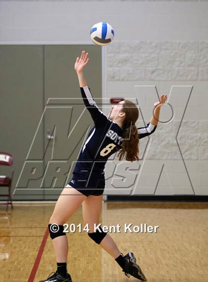 Thumbnail 3 in Romeo vs. Grosse Pointe South photogallery.