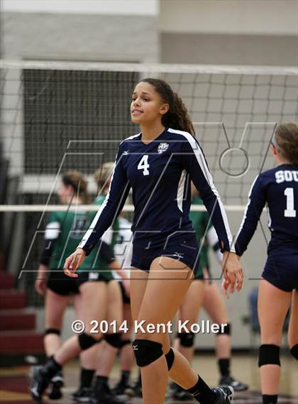 Thumbnail 1 in Romeo vs. Grosse Pointe South photogallery.