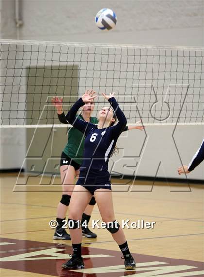 Thumbnail 2 in Romeo vs. Grosse Pointe South photogallery.