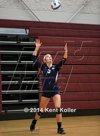 Thumbnail 2 in Romeo vs. Grosse Pointe South photogallery.