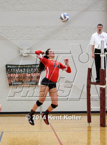 Thumbnail 3 in Romeo vs. Grosse Pointe South photogallery.