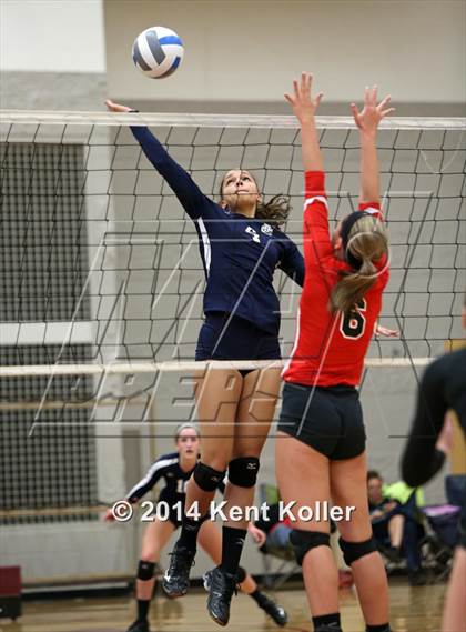 Thumbnail 1 in Romeo vs. Grosse Pointe South photogallery.
