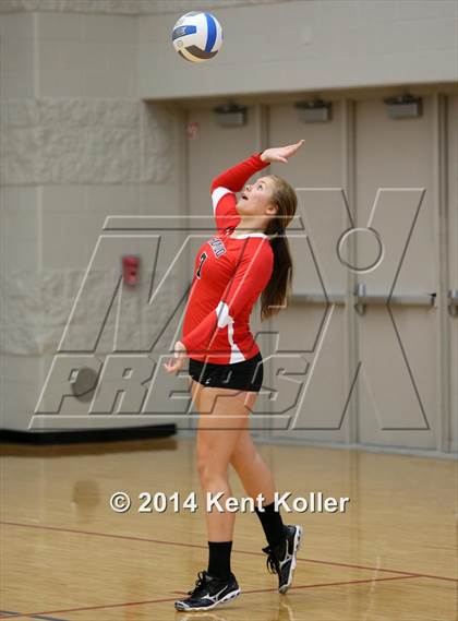 Thumbnail 3 in Romeo vs. Grosse Pointe South photogallery.