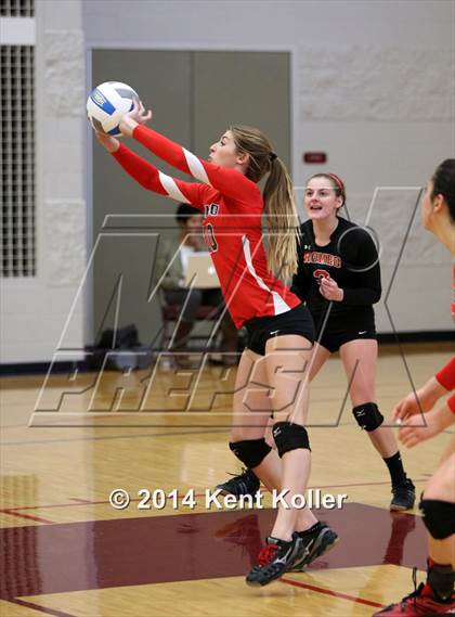 Thumbnail 3 in Romeo vs. Grosse Pointe South photogallery.