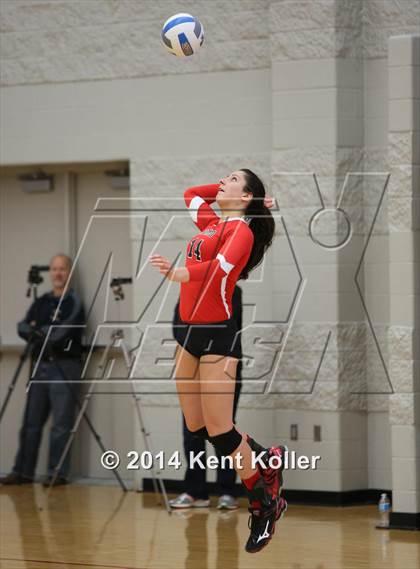 Thumbnail 2 in Romeo vs. Grosse Pointe South photogallery.