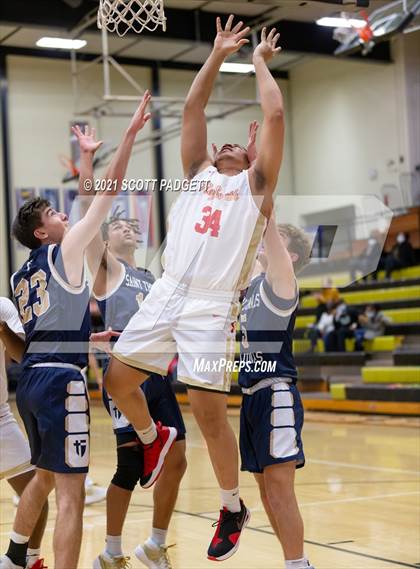 Thumbnail 2 in Aquinas @ Raytown South photogallery.