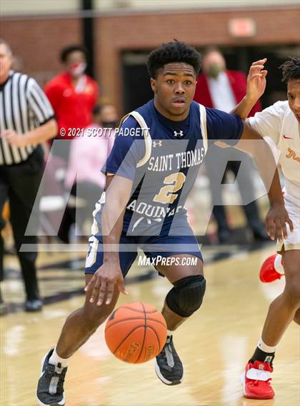 Thumbnail 3 in Aquinas @ Raytown South photogallery.