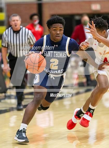 Thumbnail 2 in Aquinas @ Raytown South photogallery.