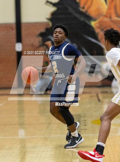 Thumbnail 1 in Aquinas @ Raytown South photogallery.