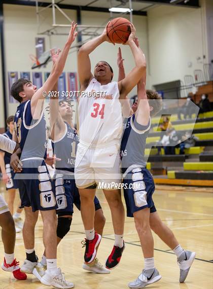 Thumbnail 1 in Aquinas @ Raytown South photogallery.