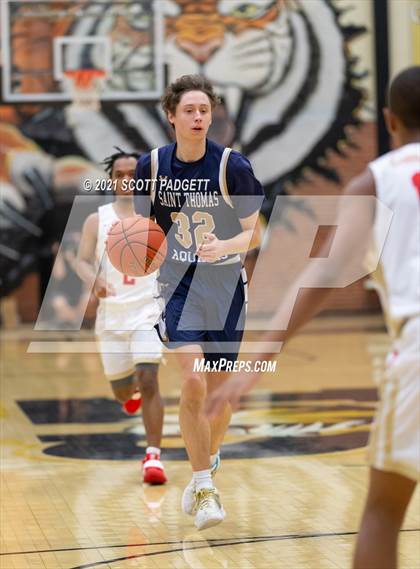 Thumbnail 3 in Aquinas @ Raytown South photogallery.