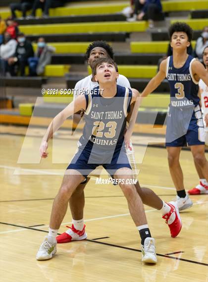 Thumbnail 1 in Aquinas @ Raytown South photogallery.