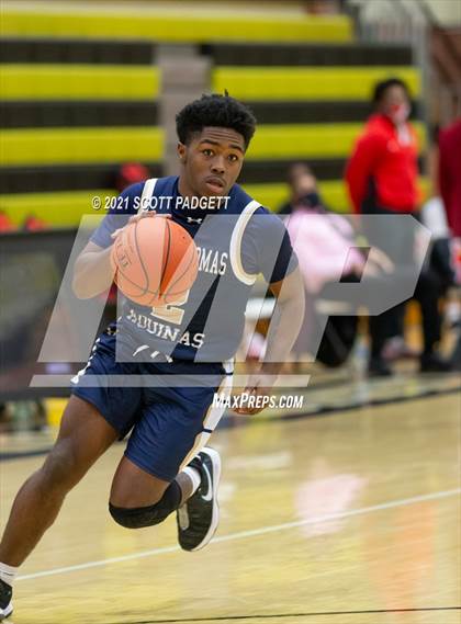 Thumbnail 1 in Aquinas @ Raytown South photogallery.