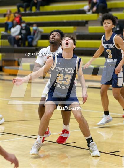 Thumbnail 2 in Aquinas @ Raytown South photogallery.