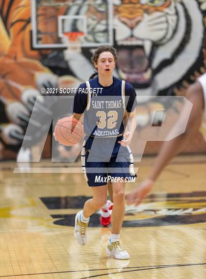 Thumbnail 2 in Aquinas @ Raytown South photogallery.