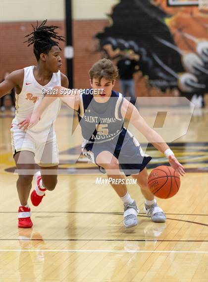 Thumbnail 1 in Aquinas @ Raytown South photogallery.