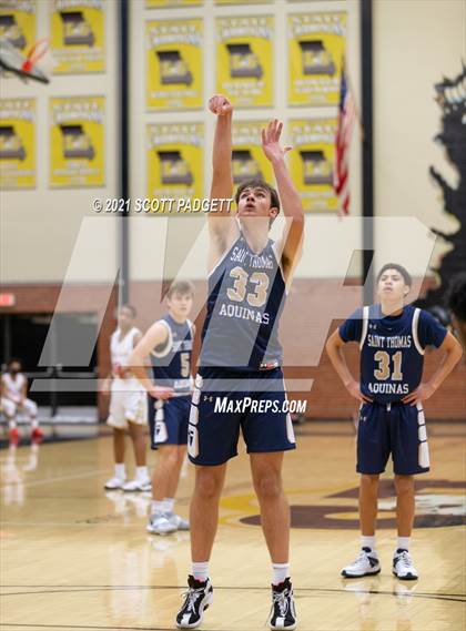 Thumbnail 2 in Aquinas @ Raytown South photogallery.