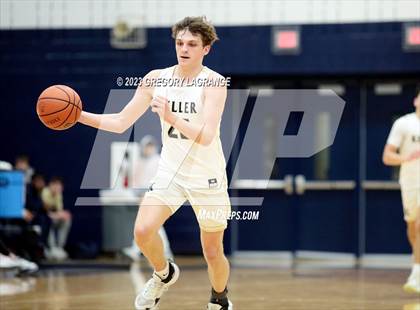 Thumbnail 3 in Guyer vs Keller photogallery.