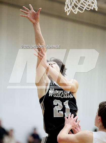 Thumbnail 3 in Guyer vs Keller photogallery.