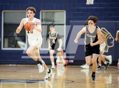 Thumbnail 2 in Guyer vs Keller photogallery.