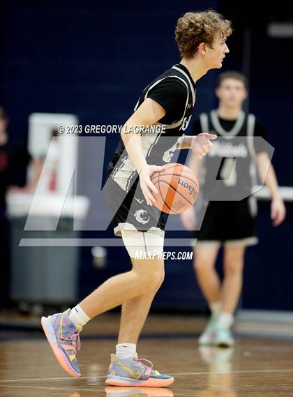 Thumbnail 3 in Guyer vs Keller photogallery.