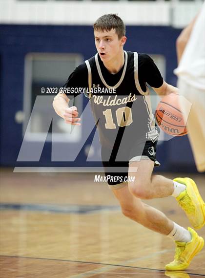 Thumbnail 3 in Guyer vs Keller photogallery.