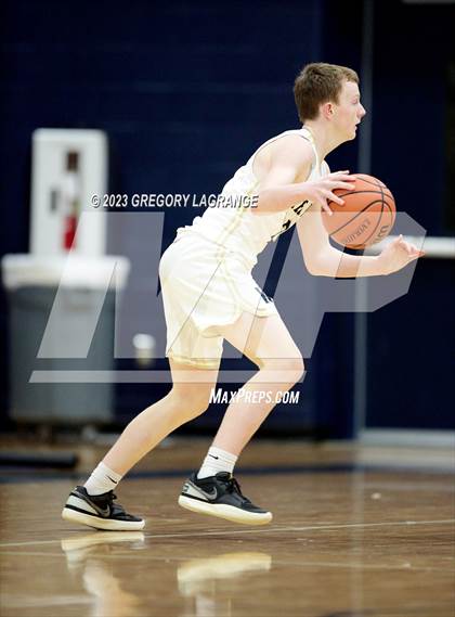 Thumbnail 1 in Guyer vs Keller photogallery.