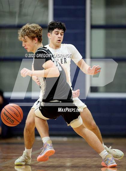 Thumbnail 2 in Guyer vs Keller photogallery.