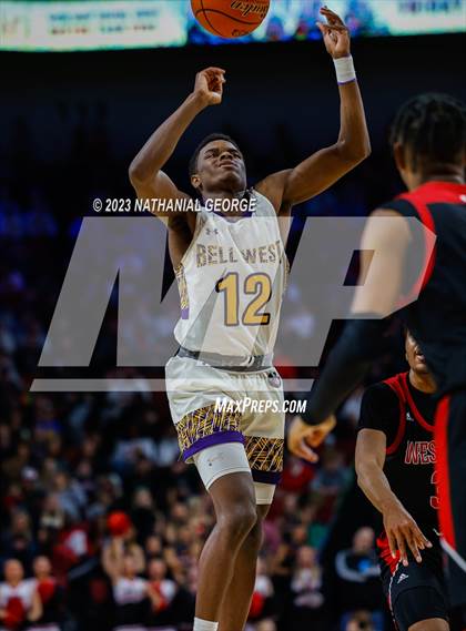 Thumbnail 2 in Bellevue West vs. Omaha Westside (NSAA Class A Semifinal) photogallery.