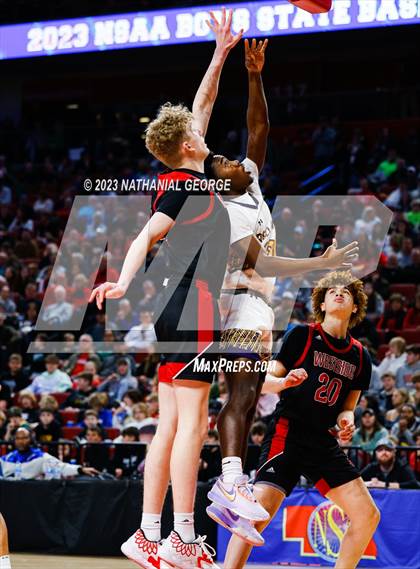 Thumbnail 2 in Bellevue West vs. Omaha Westside (NSAA Class A Semifinal) photogallery.