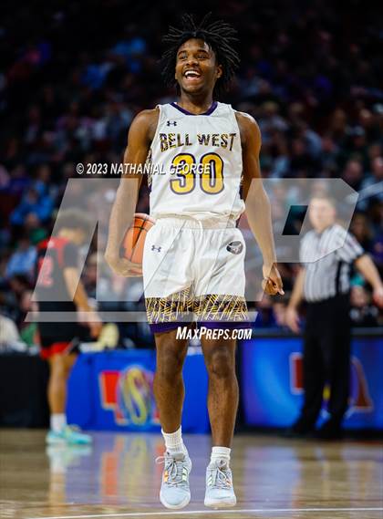 Thumbnail 2 in Bellevue West vs. Omaha Westside (NSAA Class A Semifinal) photogallery.